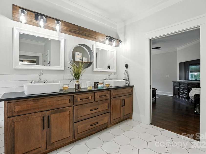 9034 Wingpoint Drive, Belmont, NC 28012.  MLS# CAR4286179, YatesRealty ID 30448. 