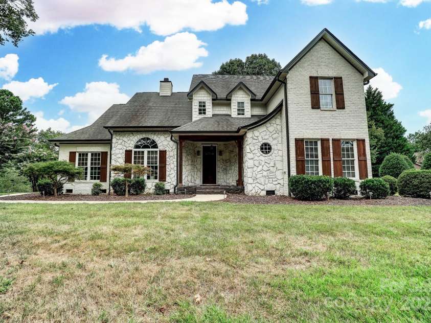 9034 Wingpoint Drive, Belmont, NC 28012.  MLS# CAR4286179, YatesRealty ID 30448. 