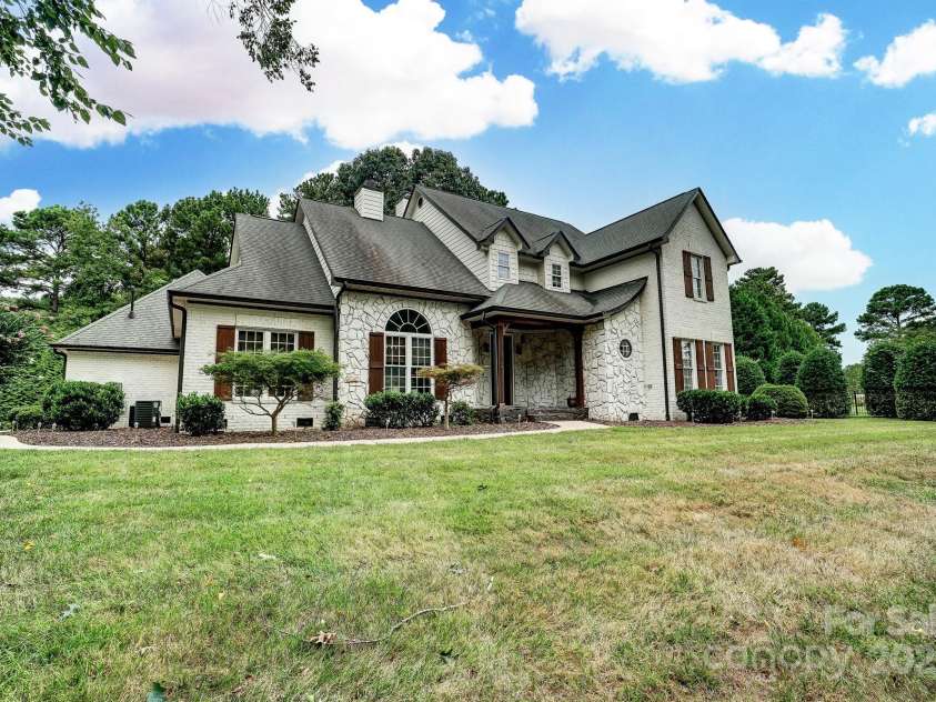 9034 Wingpoint Drive, Belmont, NC 28012.  MLS# CAR4286179, YatesRealty ID 30448. 