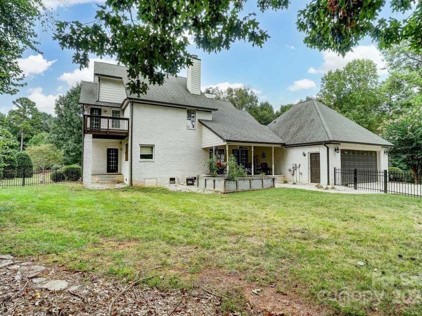 9034 Wingpoint Drive, Belmont, NC 28012.  MLS# CAR4286179, YatesRealty ID 30448. 