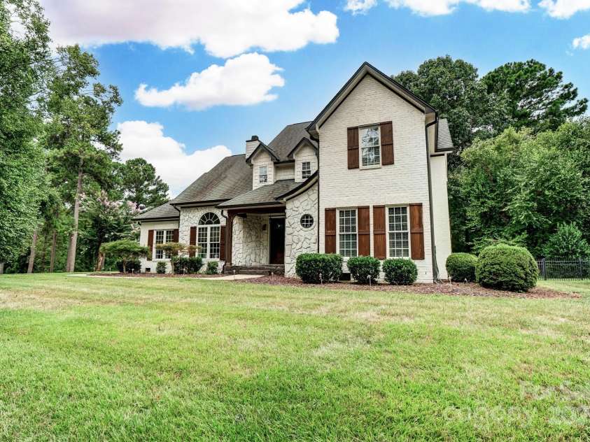 9034 Wingpoint Drive, Belmont, NC 28012.  MLS# CAR4286179, YatesRealty ID 30448. 