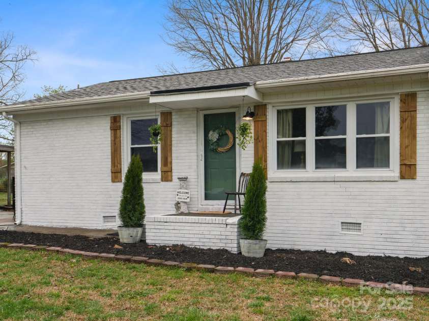 5622 Rocky River Road, Monroe, NC 28112.  MLS# CAR4227394, YatesRealty ID 3045. Front of house
