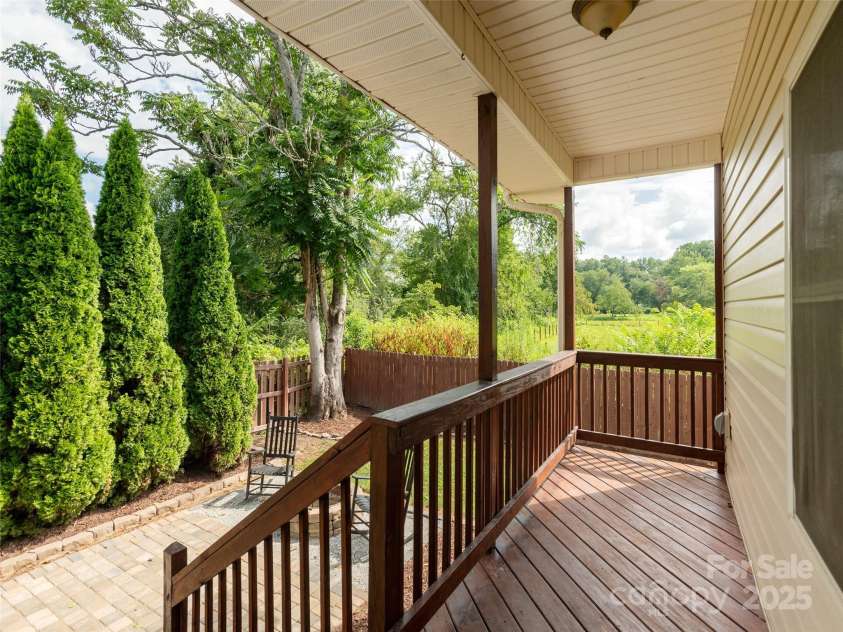 174 Springfield Meadow Drive, Etowah, NC 28729.  MLS# CAR4286217, YatesRealty ID 30450. 