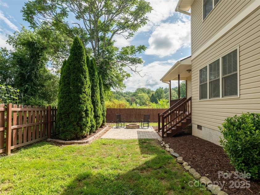 174 Springfield Meadow Drive, Etowah, NC 28729.  MLS# CAR4286217, YatesRealty ID 30450. 