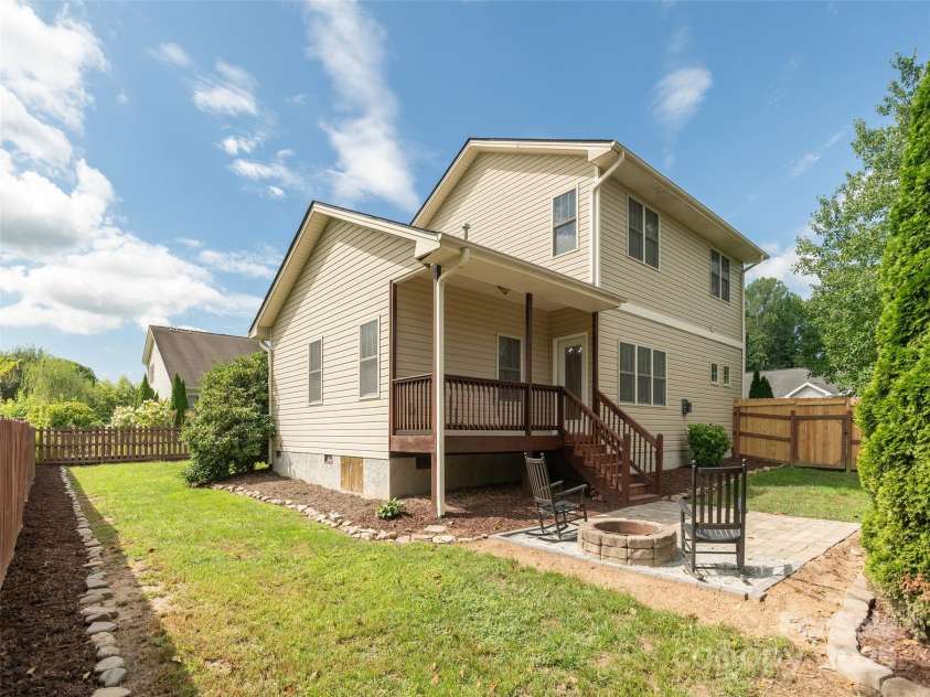 174 Springfield Meadow Drive, Etowah, NC 28729.  MLS# CAR4286217, YatesRealty ID 30450. 