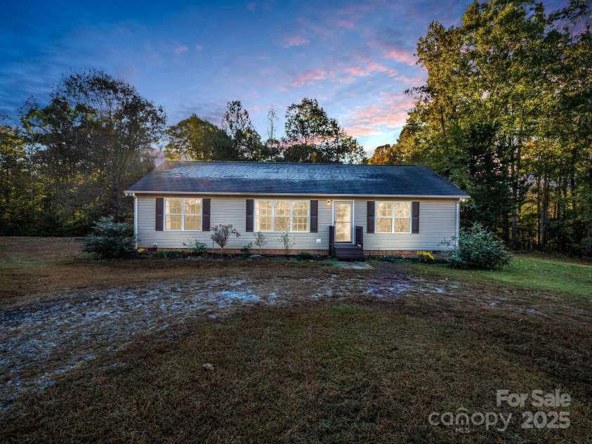 663 Landrum Road, Columbus, NC 28722.  MLS# CAR4315052, YatesRealty ID 30450. 