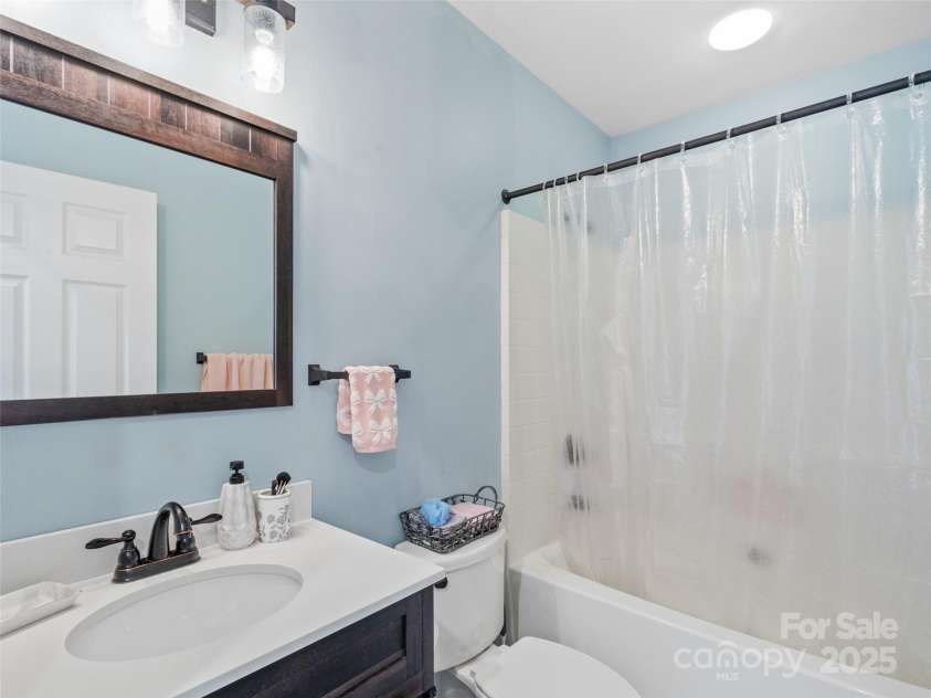 161 Blue Rock Road, Burnsville, NC 28714.  MLS# CAR4282910, YatesRealty ID 30451. 