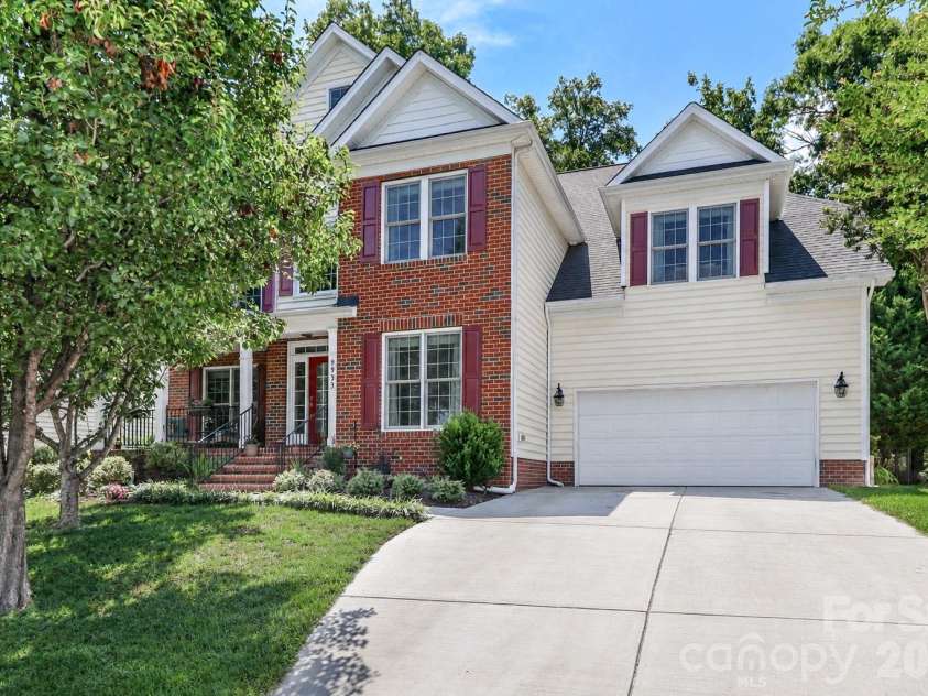 9933 Nicole Lane, Charlotte, NC 28269.  MLS# CAR4391577, YatesRealty ID 30451. 