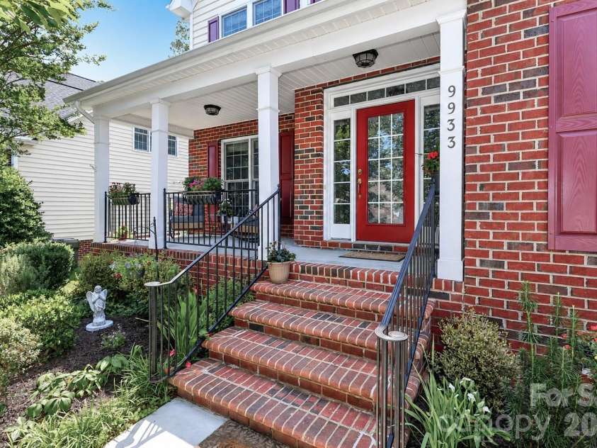 9933 Nicole Lane, Charlotte, NC 28269.  MLS# CAR4391577, YatesRealty ID 30451. 