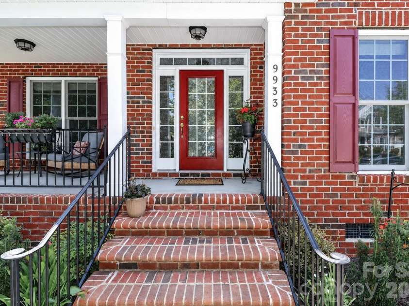 9933 Nicole Lane, Charlotte, NC 28269.  MLS# CAR4391577, YatesRealty ID 30451. 
