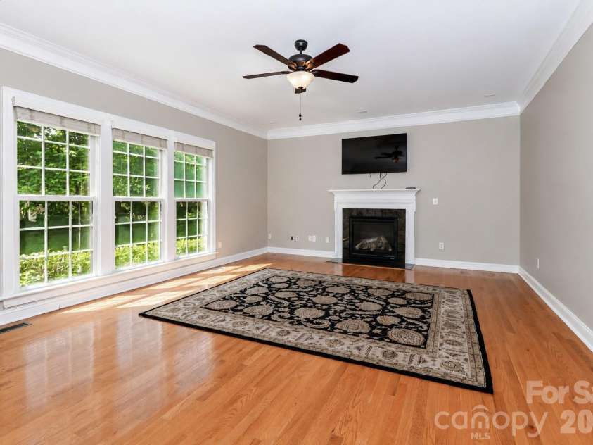 9933 Nicole Lane, Charlotte, NC 28269.  MLS# CAR4391577, YatesRealty ID 30451. 