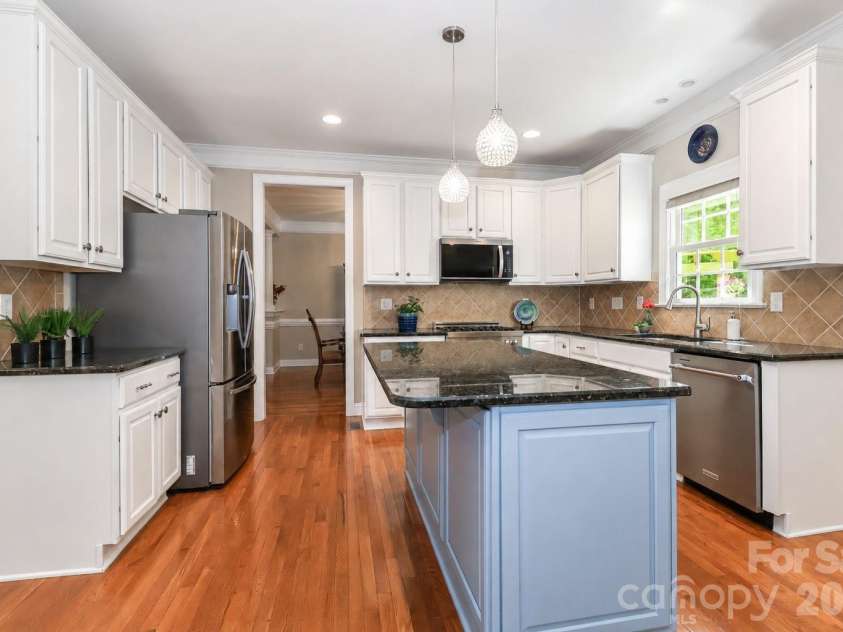 9933 Nicole Lane, Charlotte, NC 28269.  MLS# CAR4391577, YatesRealty ID 30451. 