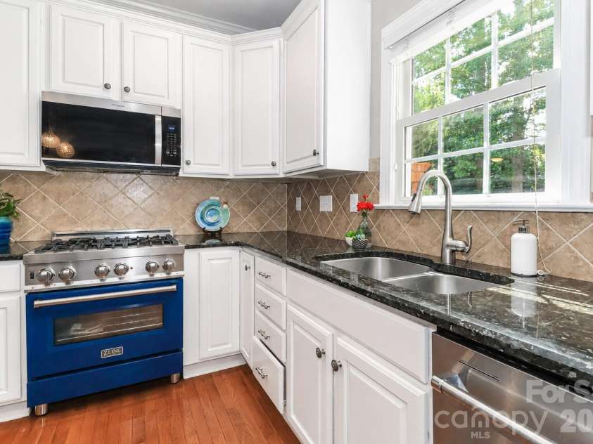 9933 Nicole Lane, Charlotte, NC 28269.  MLS# CAR4391577, YatesRealty ID 30451. 