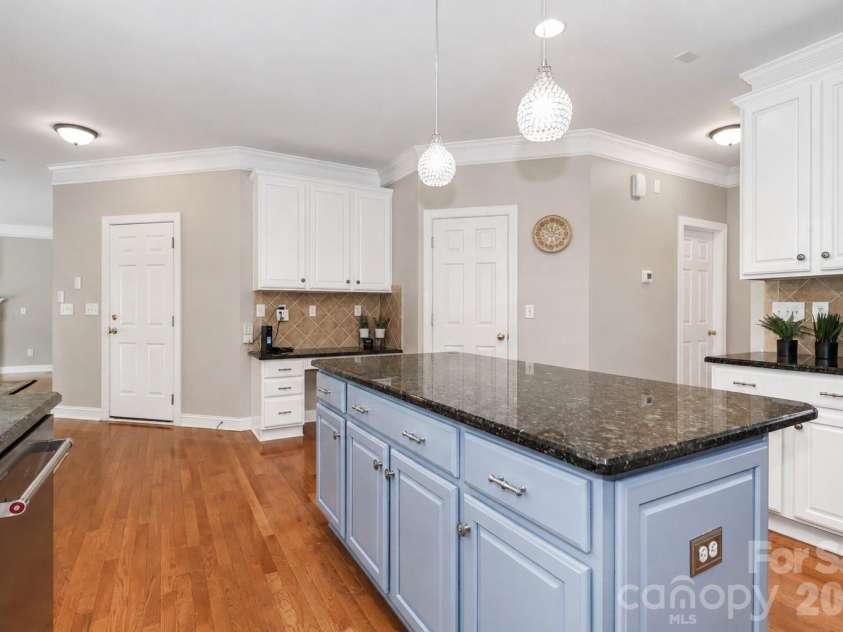 9933 Nicole Lane, Charlotte, NC 28269.  MLS# CAR4391577, YatesRealty ID 30451. 