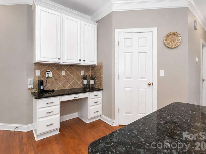 9933 Nicole Lane, Charlotte, NC 28269.  MLS# CAR4391577, YatesRealty ID 30451. 