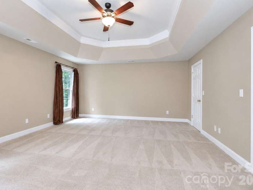 9933 Nicole Lane, Charlotte, NC 28269.  MLS# CAR4391577, YatesRealty ID 30451. 