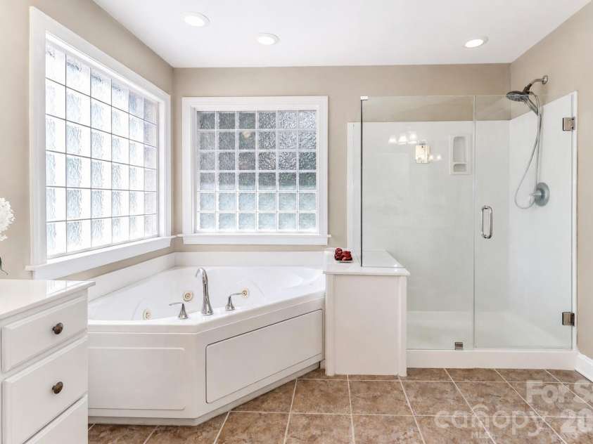 9933 Nicole Lane, Charlotte, NC 28269.  MLS# CAR4391577, YatesRealty ID 30451. 
