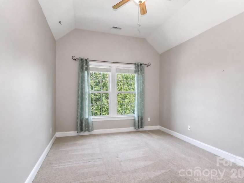 9933 Nicole Lane, Charlotte, NC 28269.  MLS# CAR4391577, YatesRealty ID 30451. 