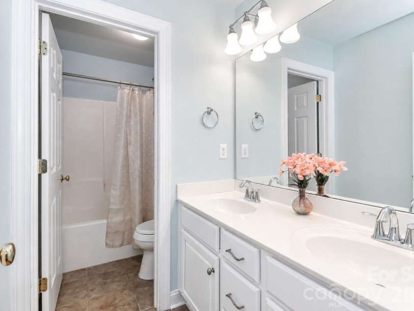9933 Nicole Lane, Charlotte, NC 28269.  MLS# CAR4391577, YatesRealty ID 30451. 
