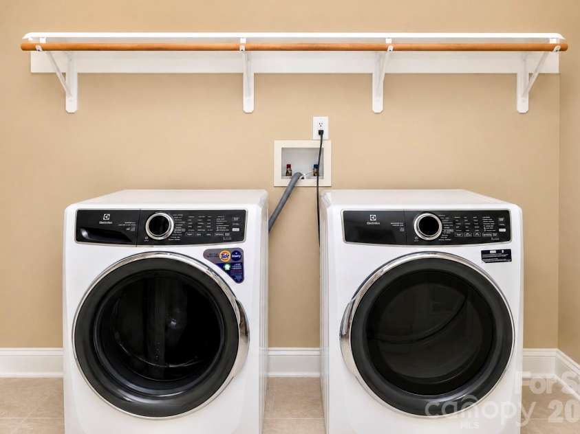 9933 Nicole Lane, Charlotte, NC 28269.  MLS# CAR4391577, YatesRealty ID 30451. 