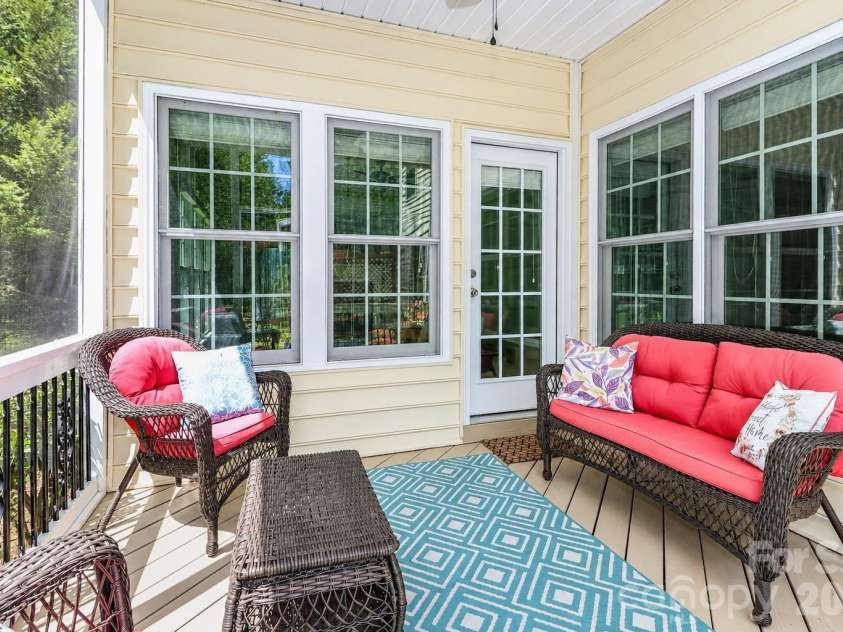 9933 Nicole Lane, Charlotte, NC 28269.  MLS# CAR4391577, YatesRealty ID 30451. 