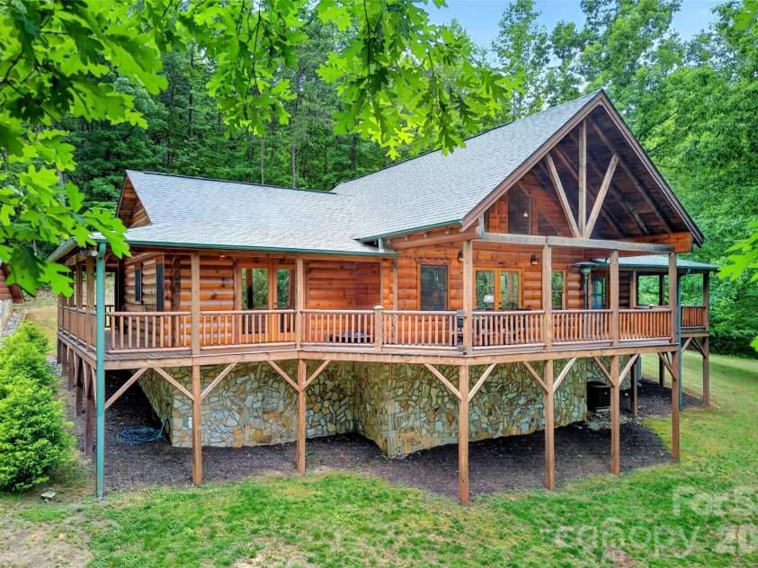 34 Waterfall Drive, Marion, NC 28752.  MLS# CAR4381910, YatesRealty ID 30452. 