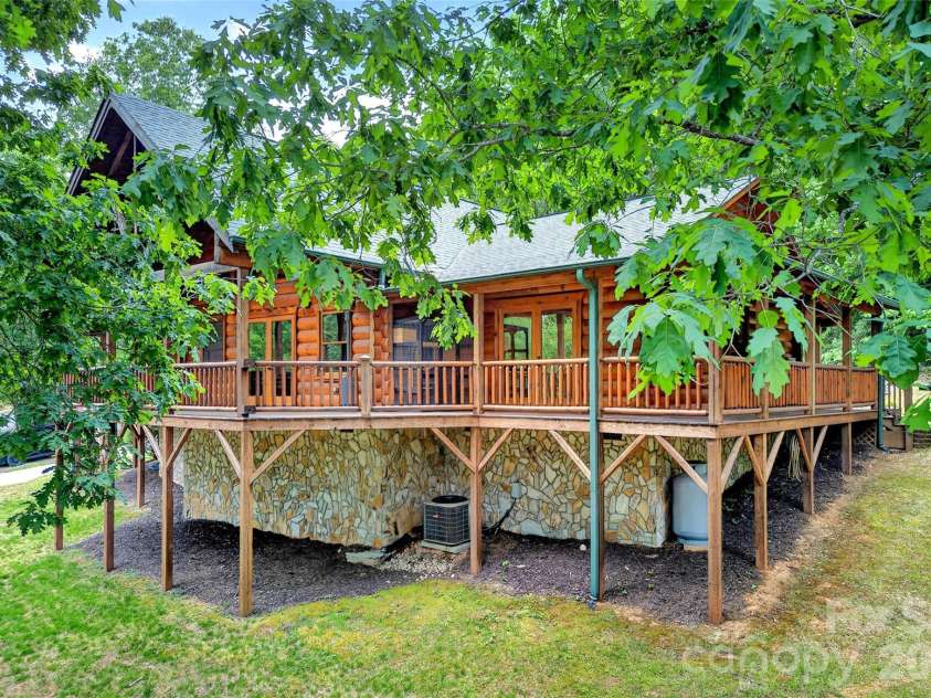 34 Waterfall Drive, Marion, NC 28752.  MLS# CAR4381910, YatesRealty ID 30452. 