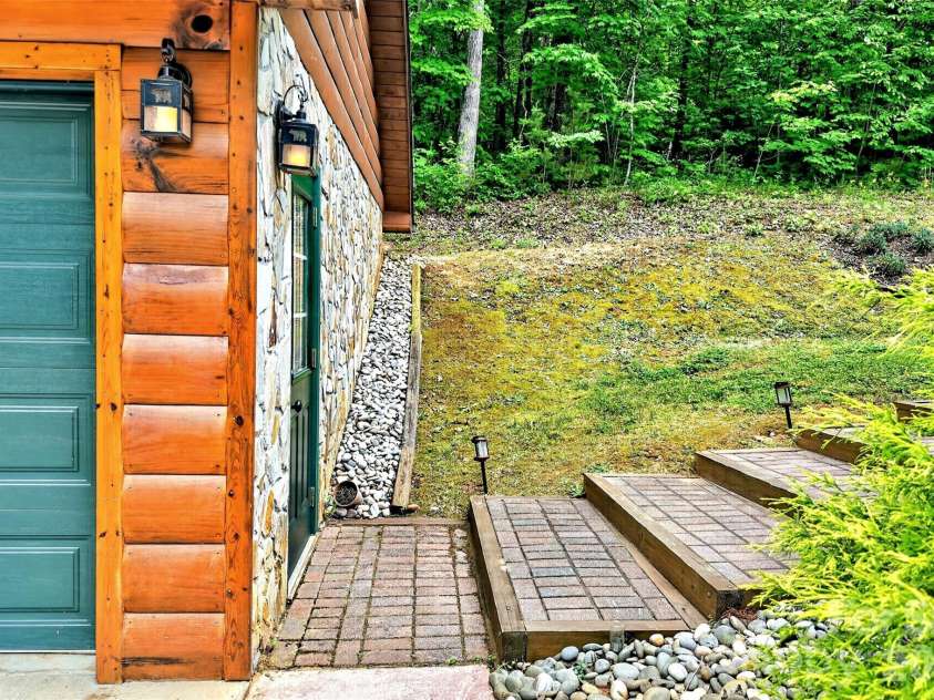 34 Waterfall Drive, Marion, NC 28752.  MLS# CAR4381910, YatesRealty ID 30452. 