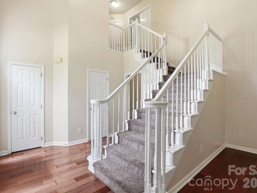 11323 Laurel View Drive, Charlotte, NC 28273.  MLS# CAR4391309, YatesRealty ID 30453. 