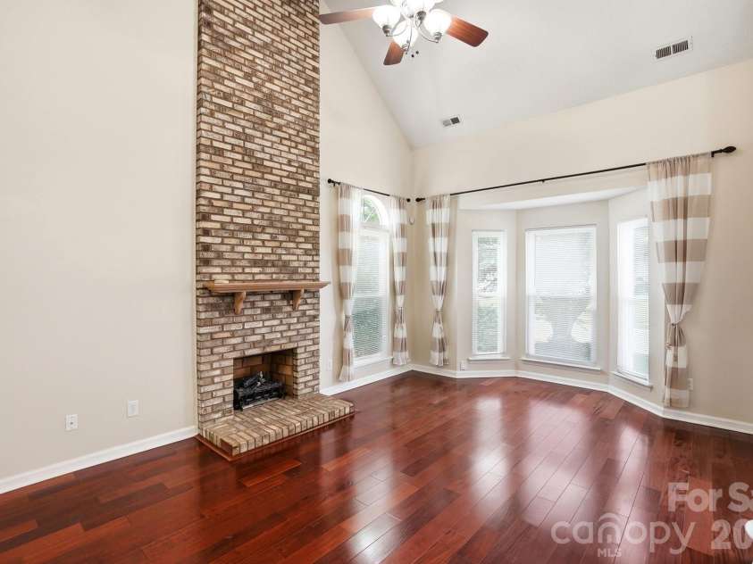 11323 Laurel View Drive, Charlotte, NC 28273.  MLS# CAR4391309, YatesRealty ID 30453. 