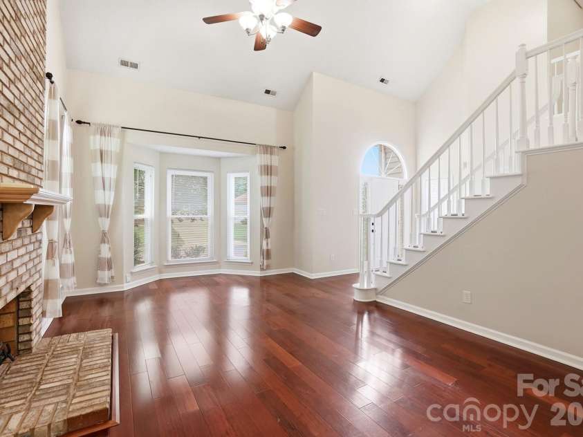 11323 Laurel View Drive, Charlotte, NC 28273.  MLS# CAR4391309, YatesRealty ID 30453. 