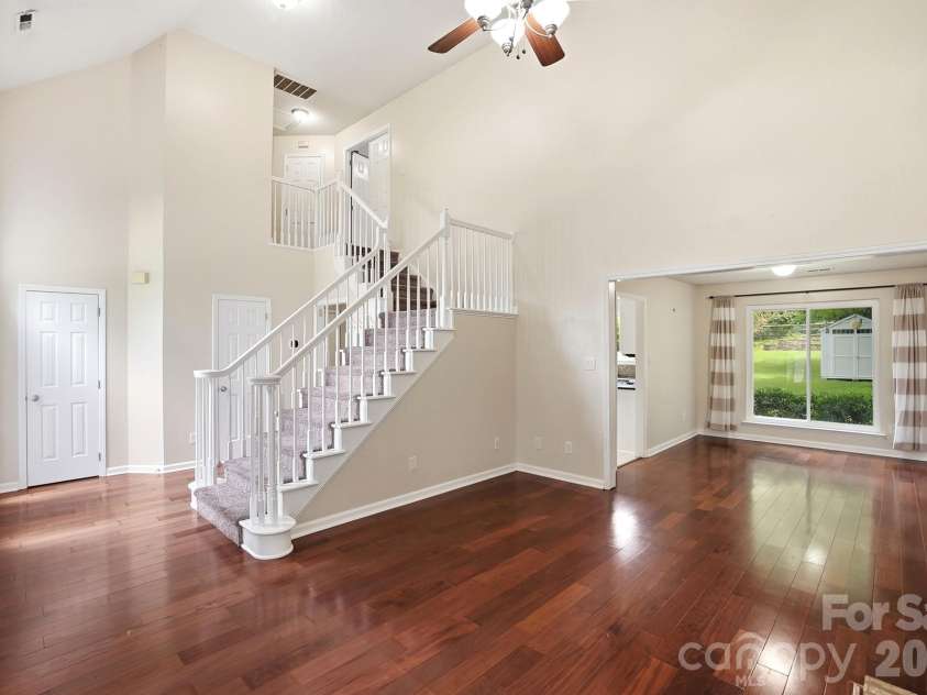 11323 Laurel View Drive, Charlotte, NC 28273.  MLS# CAR4391309, YatesRealty ID 30453. 