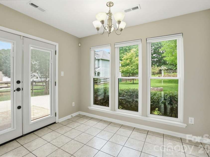 11323 Laurel View Drive, Charlotte, NC 28273.  MLS# CAR4391309, YatesRealty ID 30453. 