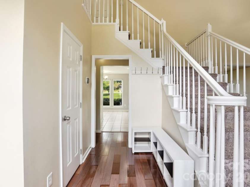 11323 Laurel View Drive, Charlotte, NC 28273.  MLS# CAR4391309, YatesRealty ID 30453. 