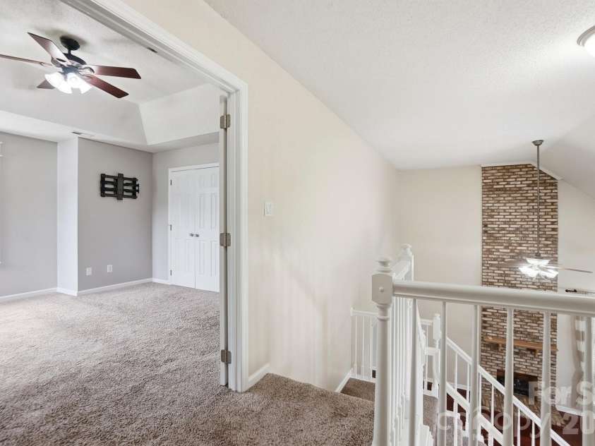 11323 Laurel View Drive, Charlotte, NC 28273.  MLS# CAR4391309, YatesRealty ID 30453. 