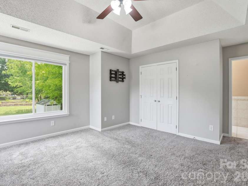 11323 Laurel View Drive, Charlotte, NC 28273.  MLS# CAR4391309, YatesRealty ID 30453. 
