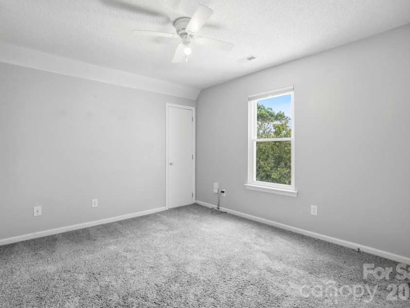 11323 Laurel View Drive, Charlotte, NC 28273.  MLS# CAR4391309, YatesRealty ID 30453. 