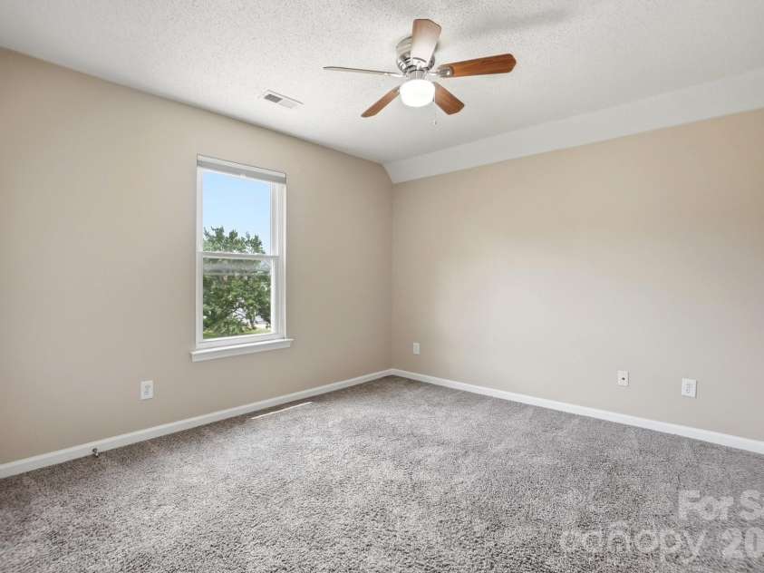 11323 Laurel View Drive, Charlotte, NC 28273.  MLS# CAR4391309, YatesRealty ID 30453. 