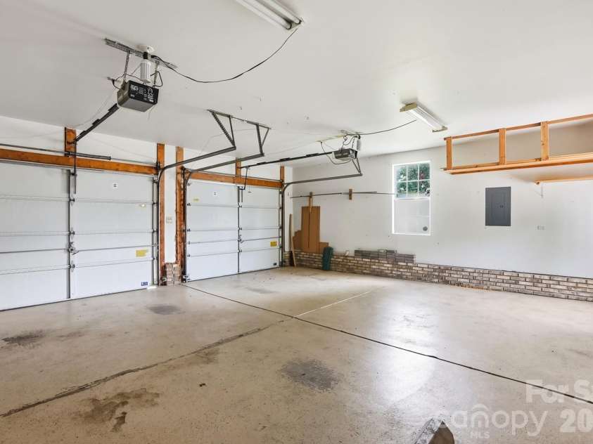11323 Laurel View Drive, Charlotte, NC 28273.  MLS# CAR4391309, YatesRealty ID 30453. 
