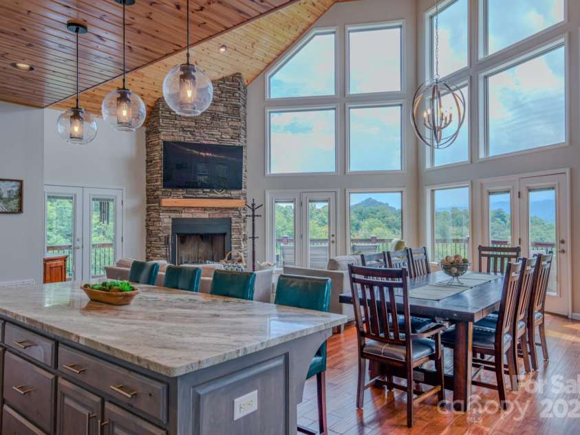 27 Country Beech Lane, Burnsville, NC 28714.  MLS# CAR4288106, YatesRealty ID 30453. 