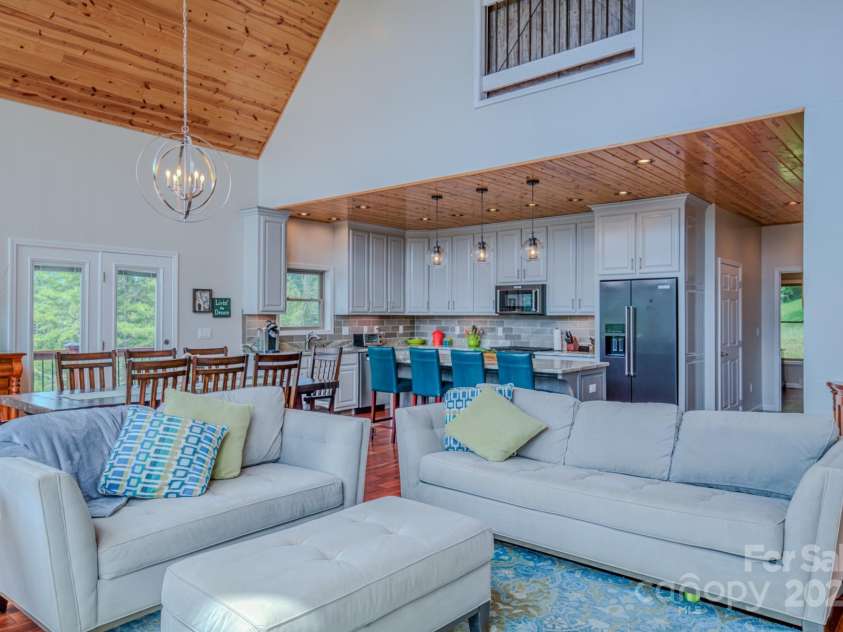 27 Country Beech Lane, Burnsville, NC 28714.  MLS# CAR4288106, YatesRealty ID 30453. 