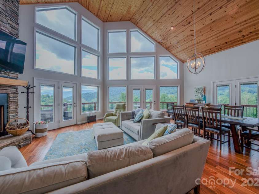 27 Country Beech Lane, Burnsville, NC 28714.  MLS# CAR4288106, YatesRealty ID 30453. 