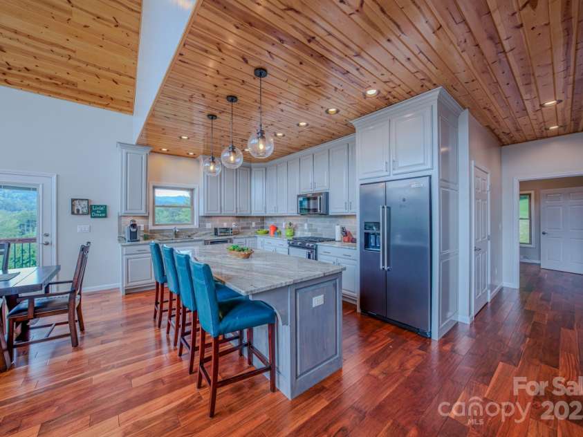 27 Country Beech Lane, Burnsville, NC 28714.  MLS# CAR4288106, YatesRealty ID 30453. 