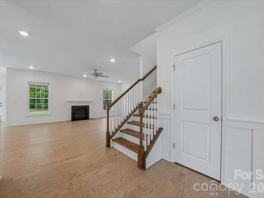 7202 Glenroe Drive, Huntersville, NC 28078.  MLS# CAR4376638, YatesRealty ID 30454. 