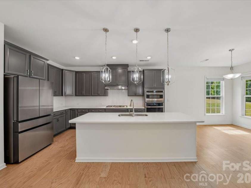 7202 Glenroe Drive, Huntersville, NC 28078.  MLS# CAR4376638, YatesRealty ID 30454. 