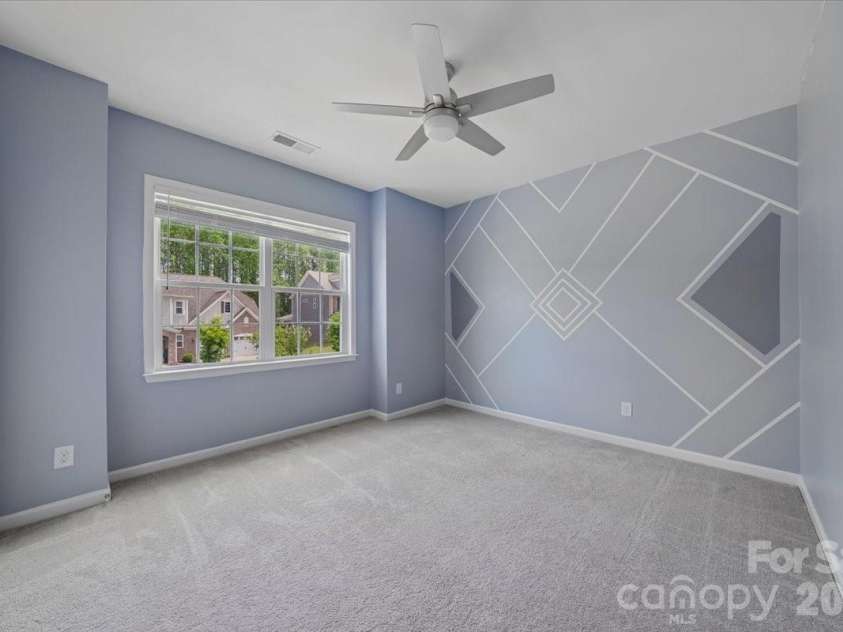 7202 Glenroe Drive, Huntersville, NC 28078.  MLS# CAR4376638, YatesRealty ID 30454. 