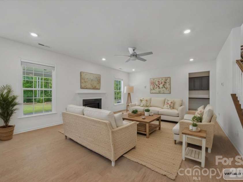 7202 Glenroe Drive, Huntersville, NC 28078.  MLS# CAR4376638, YatesRealty ID 30454. 