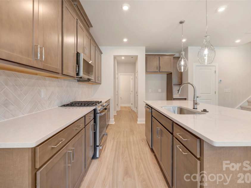 316 Ardmore Drive, Belmont, NC 28012.  MLS# CAR4387503, YatesRealty ID 30456. Ample countertop space and storage