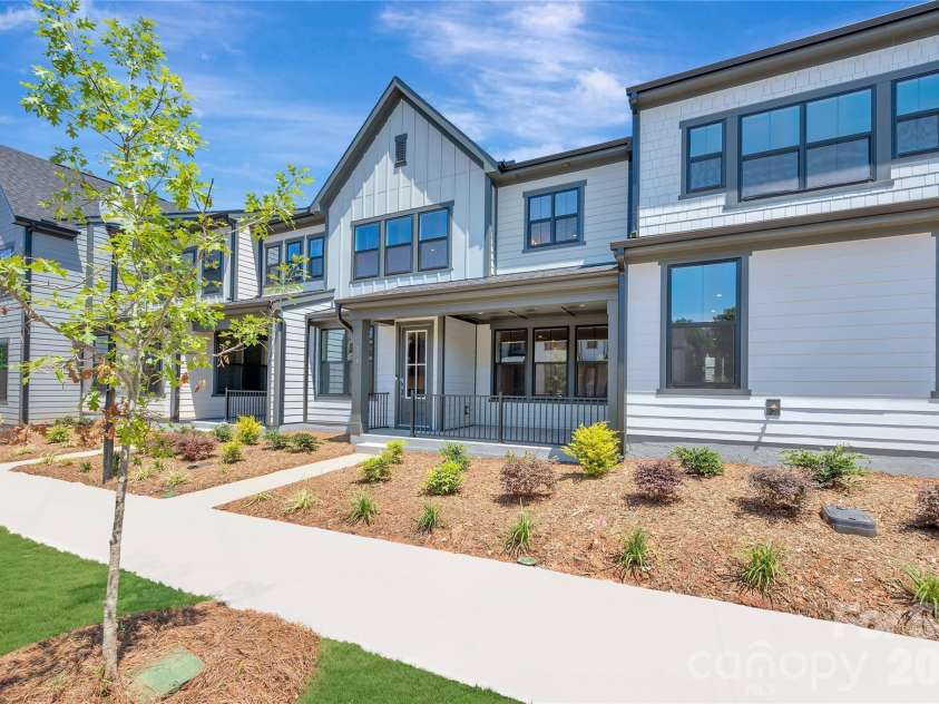 316 Ardmore Drive, Belmont, NC 28012.  MLS# CAR4387503, YatesRealty ID 30456. Covered front porch