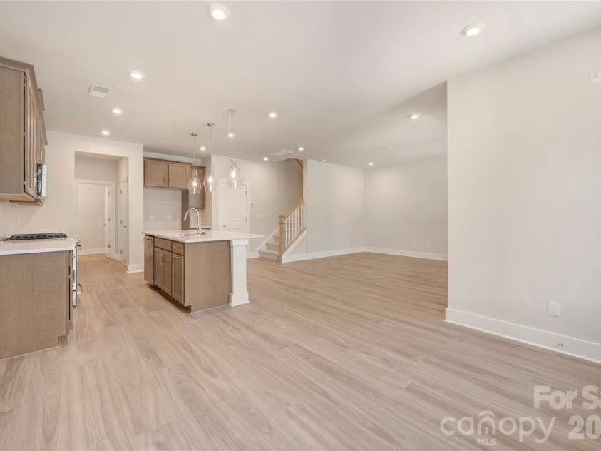 316 Ardmore Drive, Belmont, NC 28012.  MLS# CAR4387503, YatesRealty ID 30456. Dining space